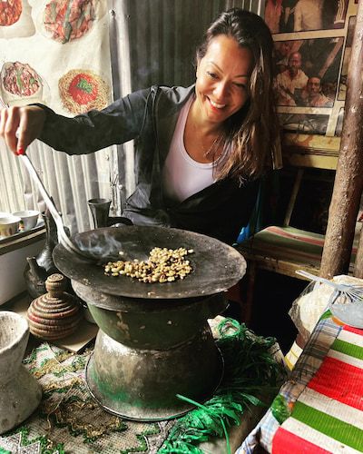 Roasting coffee beans
